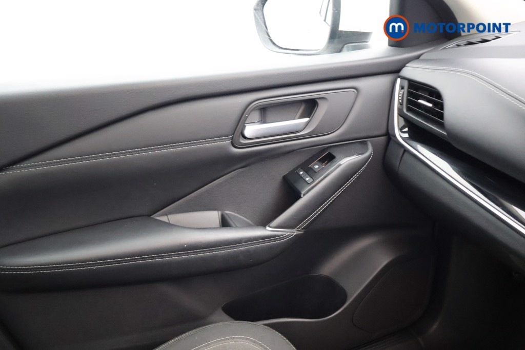 Nissan Qashqai Premiere Edition Manual Petrol SUV - Stock Number (1587747) - 14th supplementary image