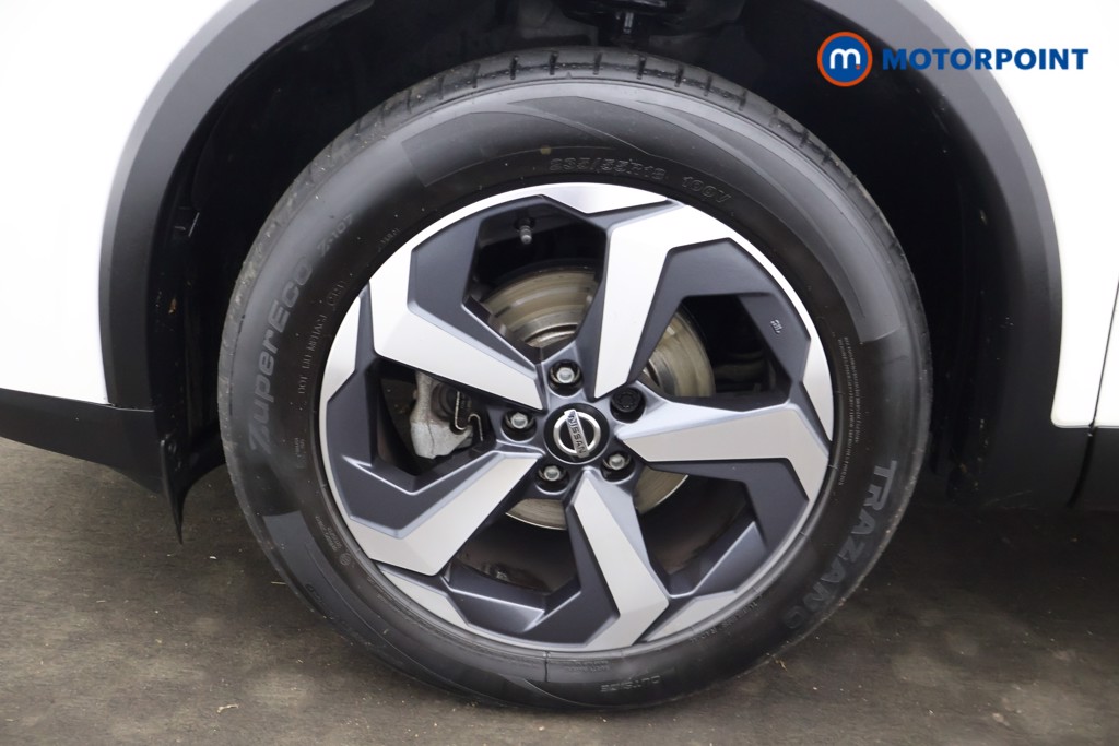 Nissan Qashqai Premiere Edition Manual Petrol SUV - Stock Number (1587747) - 32nd supplementary image