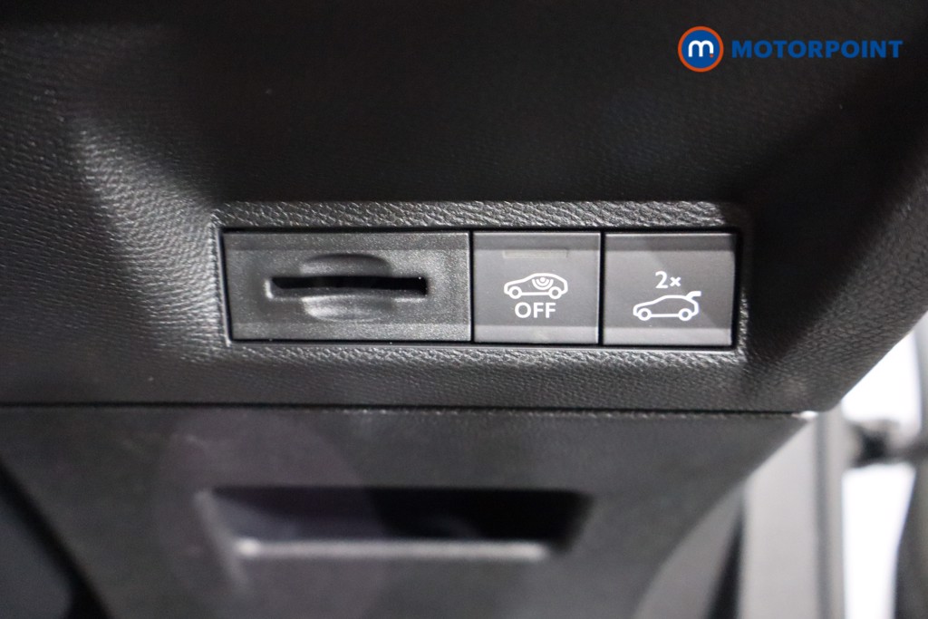 Peugeot 3008 GT Automatic Electric SUV - Stock Number (1590610) - 20th supplementary image