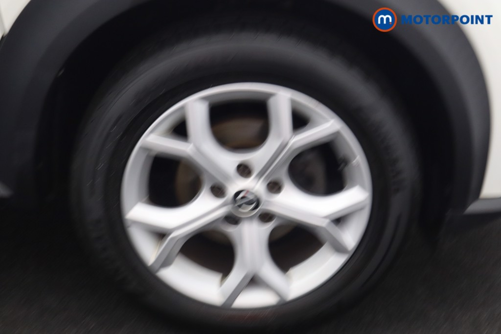 Nissan Juke N-Connecta Manual Petrol SUV - Stock Number (1591361) - 23rd supplementary image