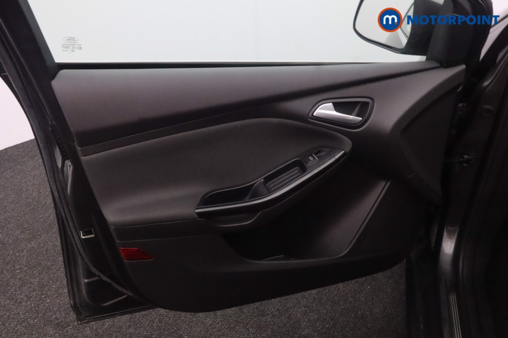 Ford Focus Titanium Automatic Petrol Hatchback - Stock Number (1591565) - 19th supplementary image