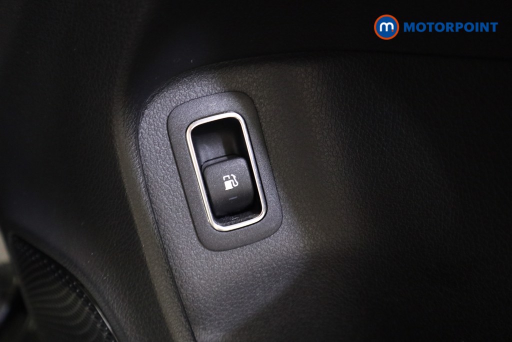 Mercedes-Benz A Class Amg Line Premium Plus Edition Automatic Petrol Plug-In Hybrid Hatchback - Stock Number (1592762) - 11th supplementary image