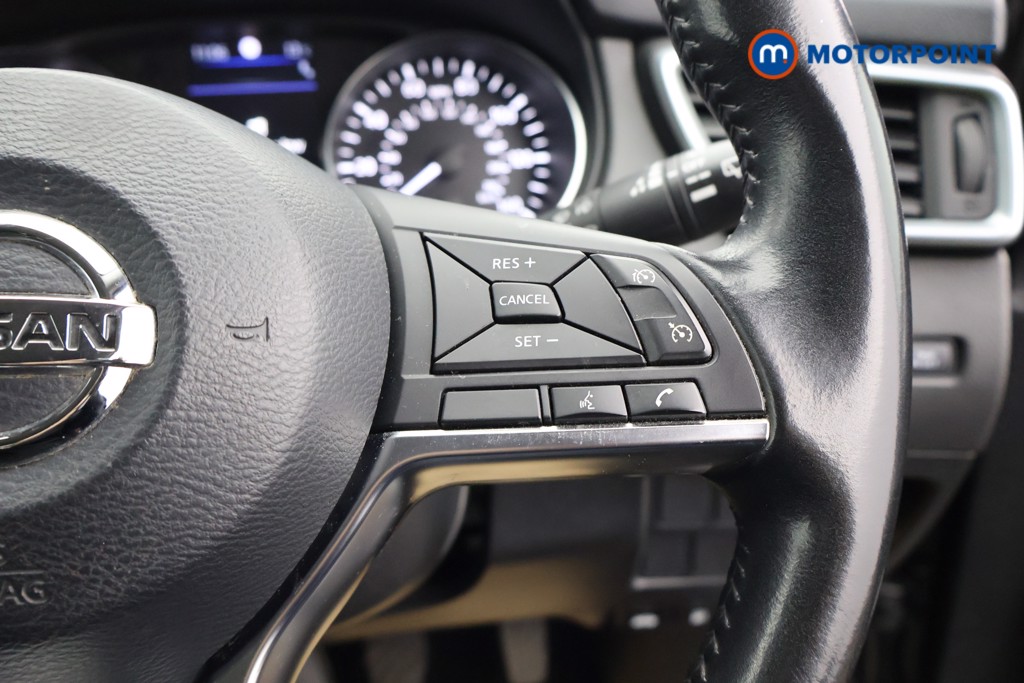 Nissan Qashqai N-Motion Manual Petrol SUV - Stock Number (1594011) - 3rd supplementary image