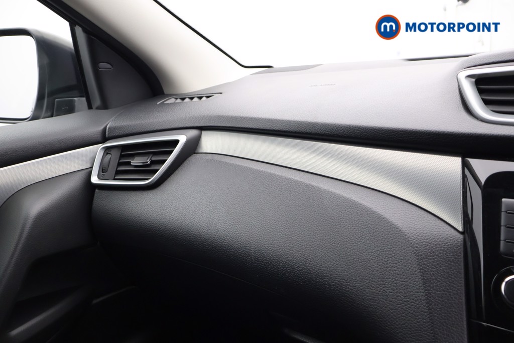 Nissan Qashqai N-Motion Manual Petrol SUV - Stock Number (1594011) - 11th supplementary image
