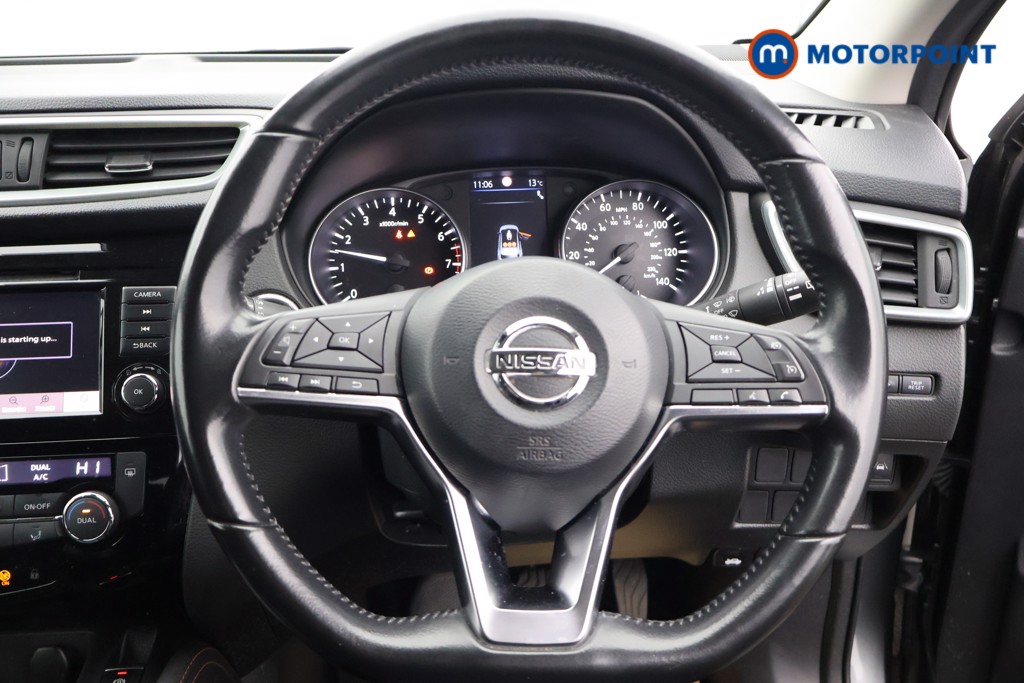 Nissan Qashqai N-Motion Manual Petrol SUV - Stock Number (1594011) - 1st supplementary image