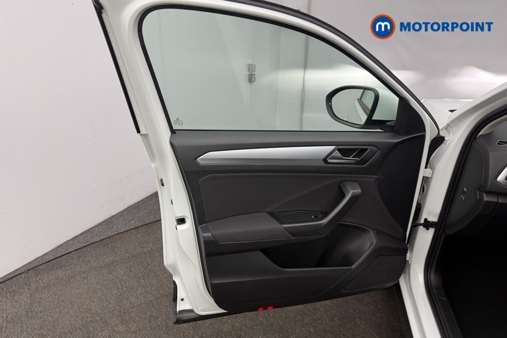 Volkswagen T-Roc Life Manual Petrol SUV - Stock Number (1594895) - 4th supplementary image