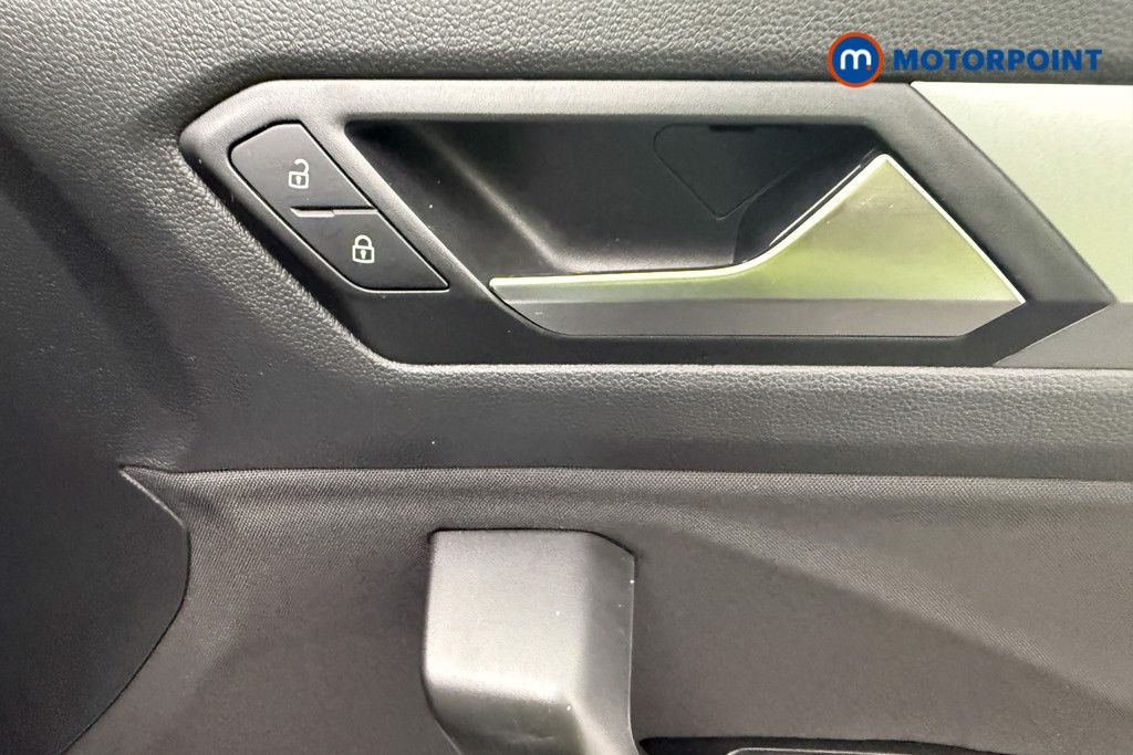 Volkswagen T-Roc Life Manual Petrol SUV - Stock Number (1594895) - 19th supplementary image