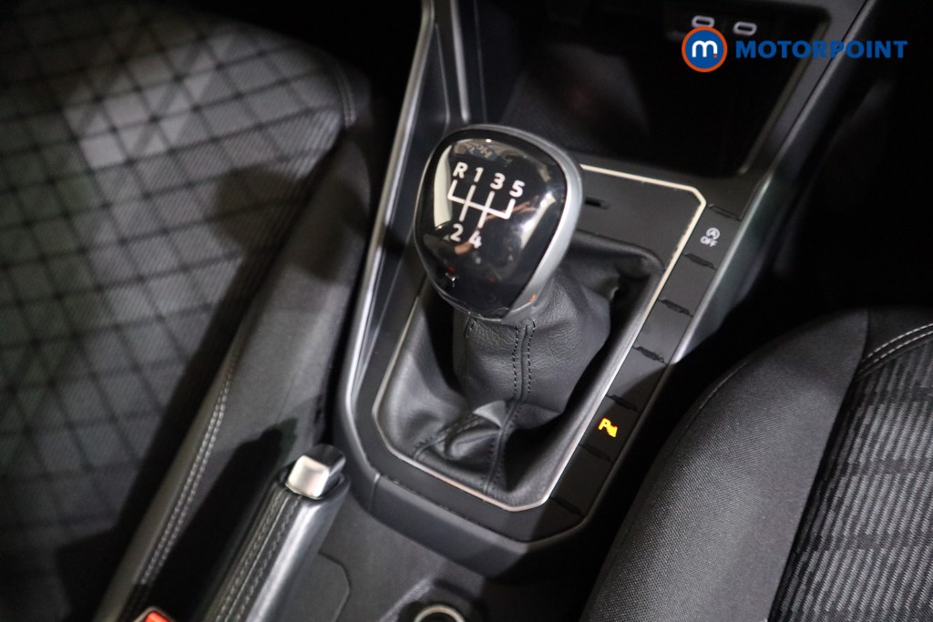 Volkswagen Polo R-Line Manual Petrol Hatchback - Stock Number (1595147) - 9th supplementary image