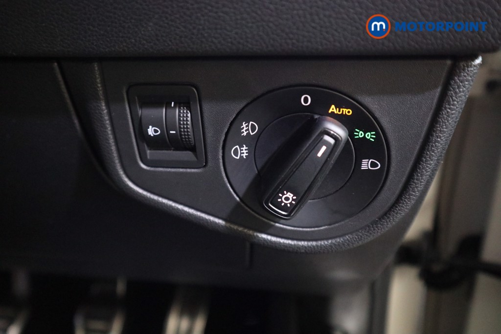 Volkswagen Polo R-Line Manual Petrol Hatchback - Stock Number (1595147) - 10th supplementary image
