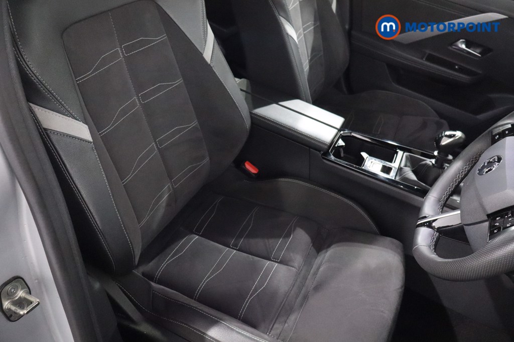 Vauxhall Astra Ultimate Manual Petrol Hatchback - Stock Number (1596758) - 25th supplementary image