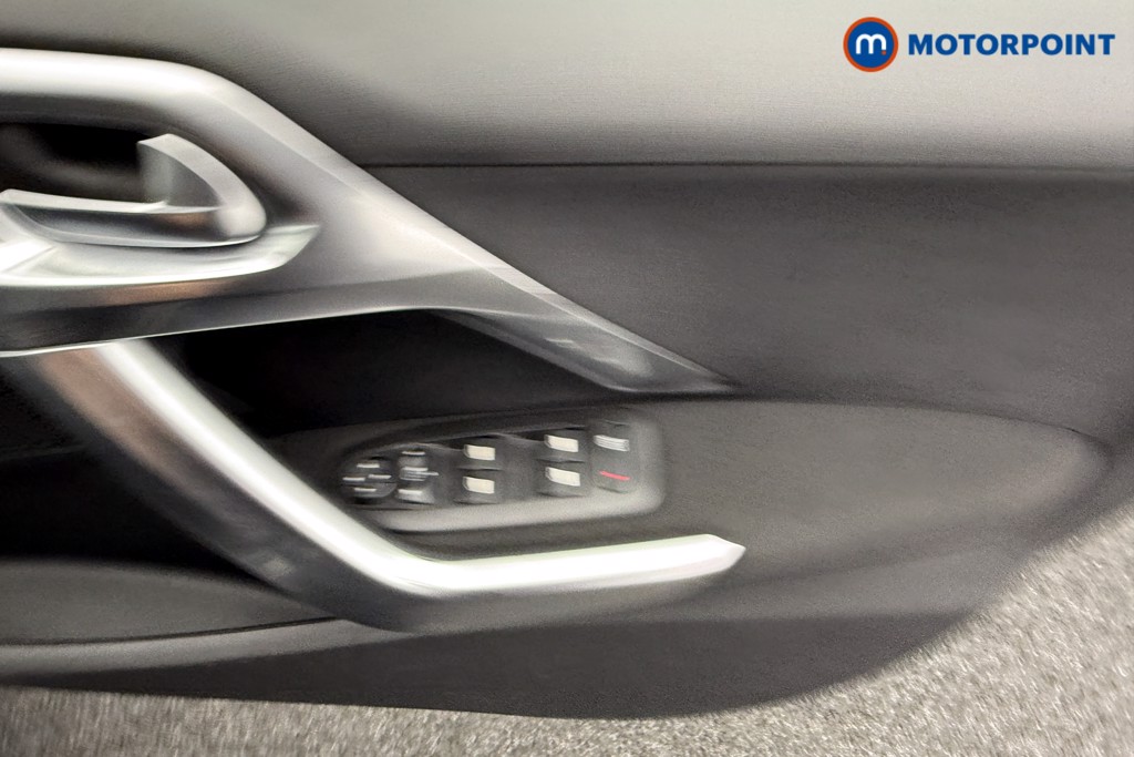 Peugeot 2008 Allure Premium Manual Petrol SUV - Stock Number (1586616) - 17th supplementary image