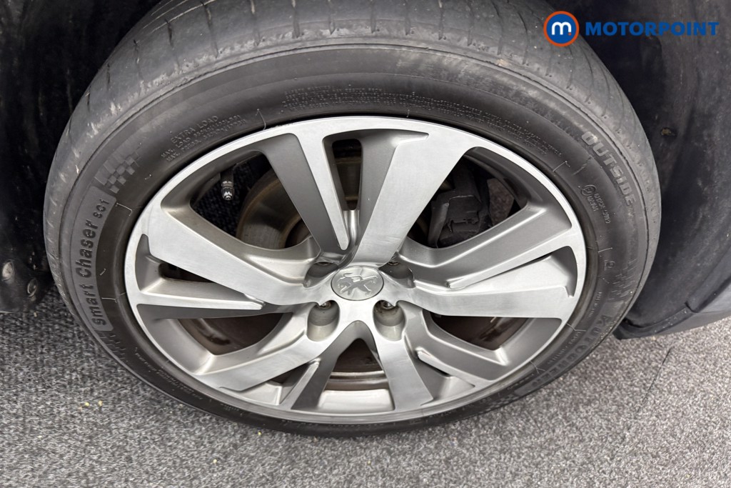 Peugeot 2008 Allure Premium Manual Petrol SUV - Stock Number (1586616) - 33rd supplementary image
