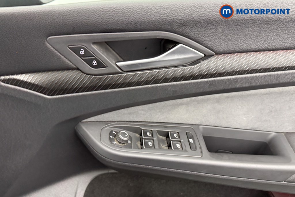 Volkswagen Golf R-Line Automatic Diesel Hatchback - Stock Number (1588106) - 16th supplementary image