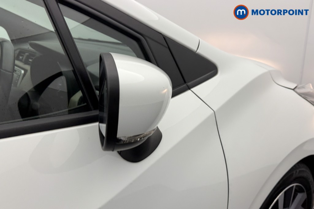 Nissan Micra N-Connecta Manual Petrol Hatchback - Stock Number (1590668) - 17th supplementary image