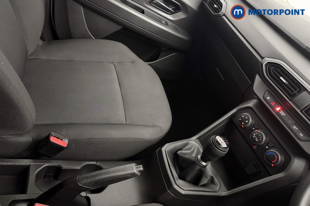 Dacia Sandero Essential Manual Petrol Hatchback - Stock Number (1591642) - 11th supplementary image