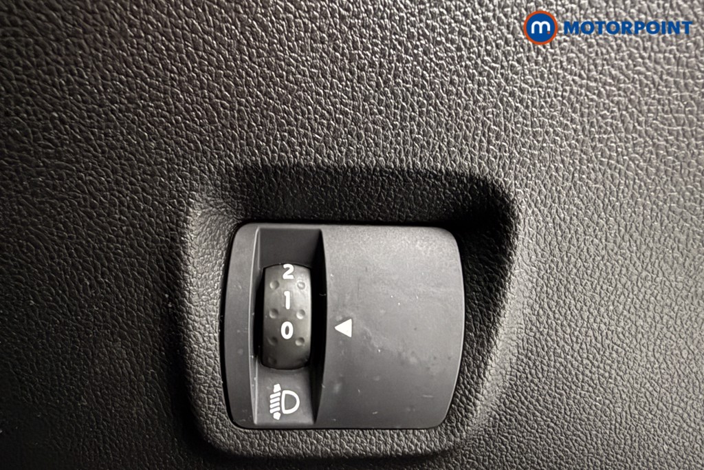 Dacia Sandero Essential Manual Petrol Hatchback - Stock Number (1591642) - 13th supplementary image