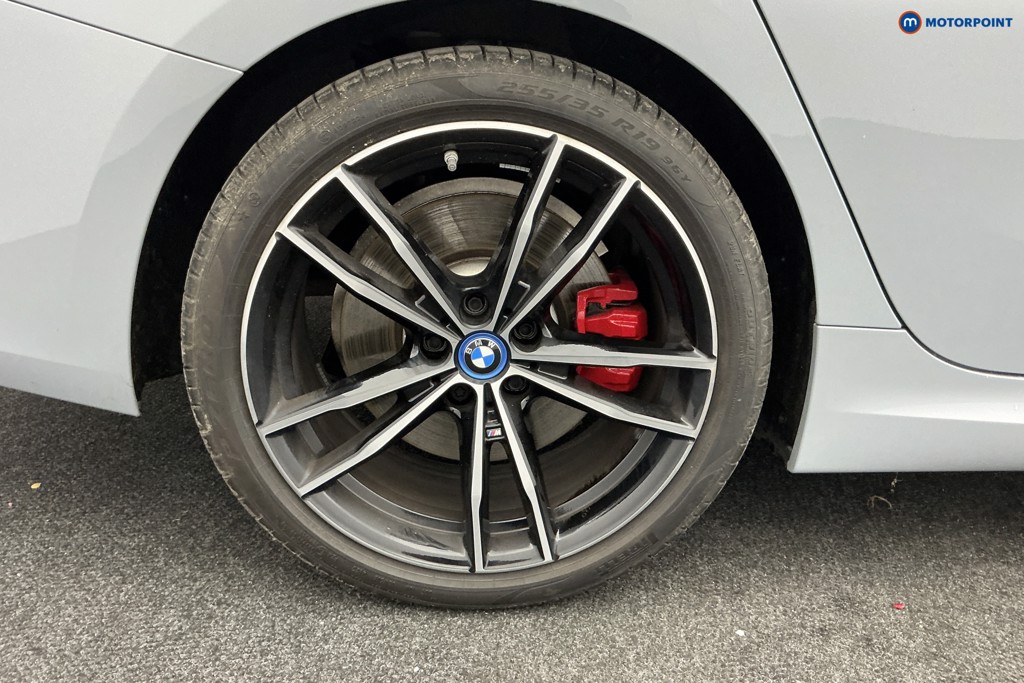 BMW 3 Series M Sport Automatic Petrol Plug-In Hybrid Saloon - Stock Number (1592239) - 33rd supplementary image