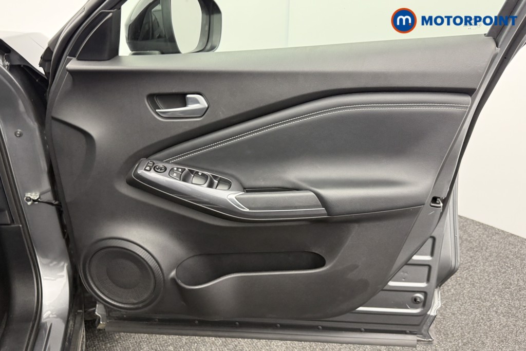 Nissan Juke N-Connecta Automatic Petrol SUV - Stock Number (1592380) - 17th supplementary image