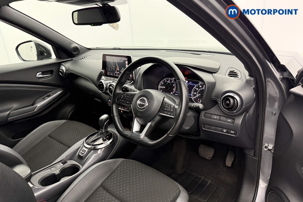 Nissan Juke N-Connecta Automatic Petrol SUV - Stock Number (1592382) - 4th supplementary image
