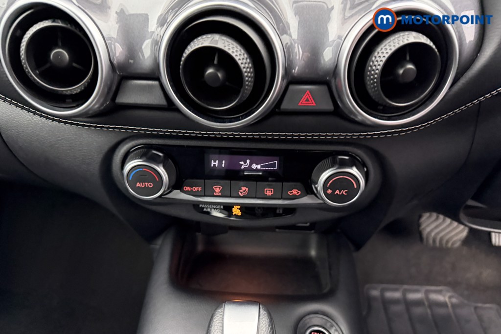 Nissan Juke N-Connecta Automatic Petrol SUV - Stock Number (1592382) - 11th supplementary image