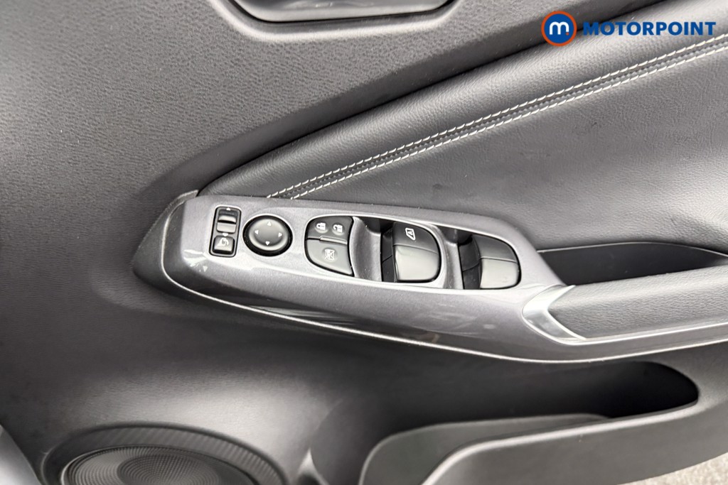 Nissan Juke N-Connecta Automatic Petrol SUV - Stock Number (1592382) - 15th supplementary image