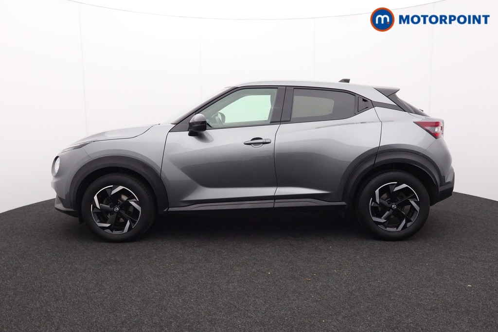 Nissan Juke N-Connecta Automatic Petrol SUV - Stock Number (1592382) - Passenger side