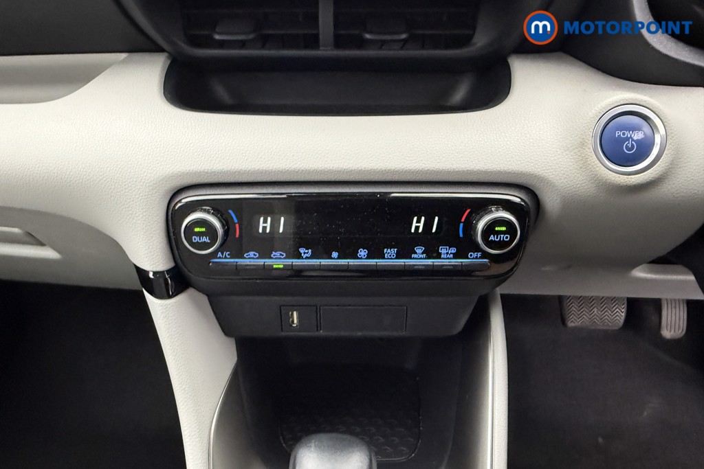 Toyota Yaris Excel Automatic Petrol-Electric Hybrid Hatchback - Stock Number (1592389) - 9th supplementary image