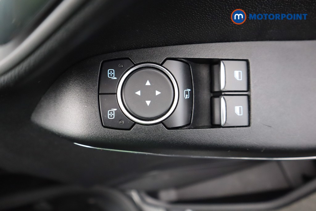 Ford Fiesta Titanium Manual Petrol Hatchback - Stock Number (1592532) - 21st supplementary image