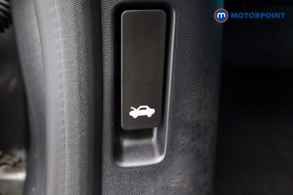 Ford Fiesta Titanium Manual Petrol Hatchback - Stock Number (1592532) - 34th supplementary image