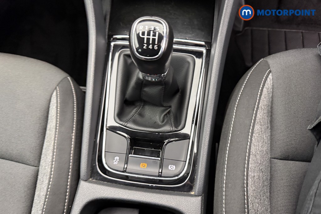 Skoda Karoq Se Drive Manual Petrol SUV - Stock Number (1592626) - 13th supplementary image