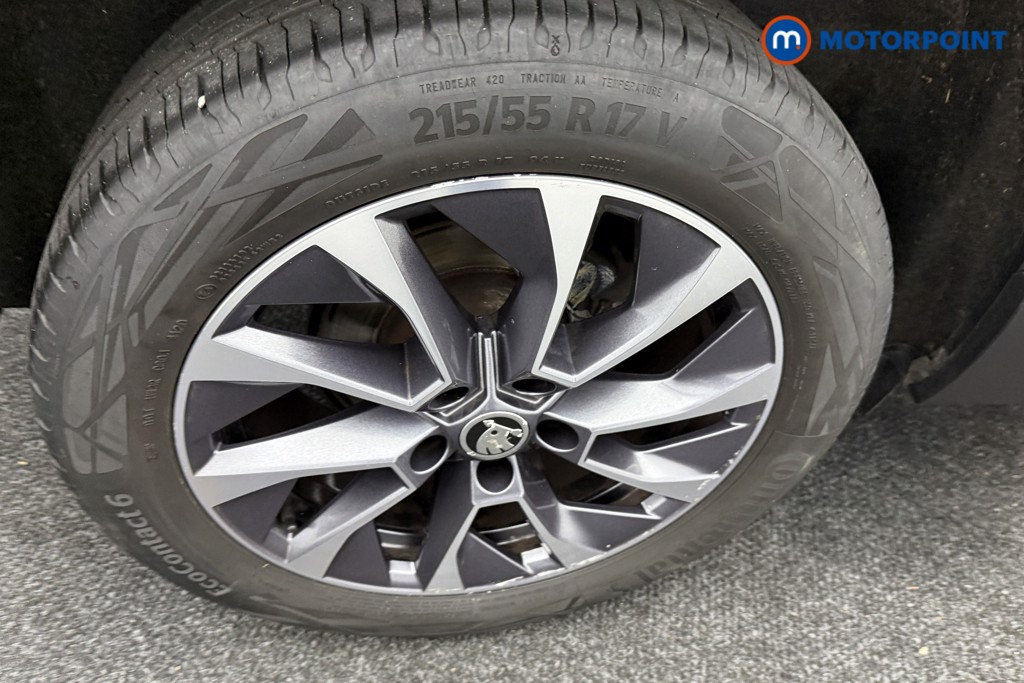 Skoda Karoq Se Drive Manual Petrol SUV - Stock Number (1592626) - 32nd supplementary image