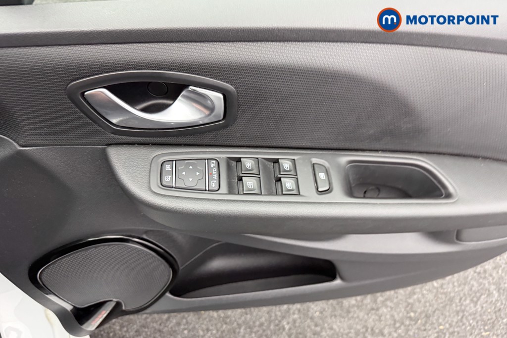 Renault Clio Gt Line Manual Petrol Hatchback - Stock Number (1592968) - 9th supplementary image