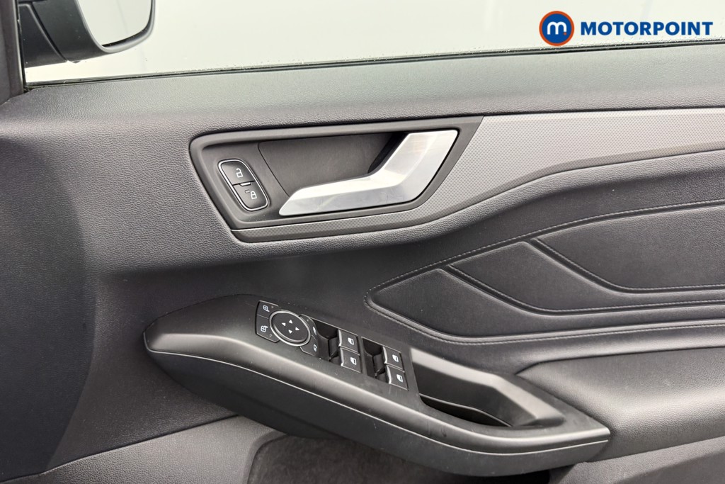 Ford Focus Titanium X Manual Petrol Hatchback - Stock Number (1594047) - 15th supplementary image