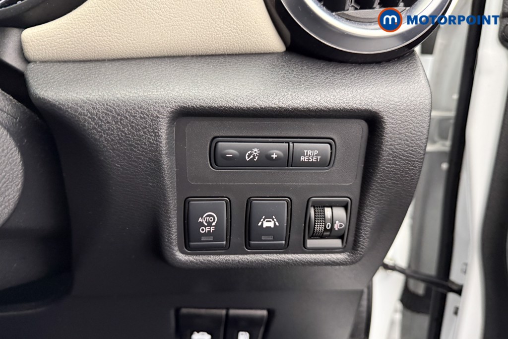 Nissan Micra Tekna Automatic Petrol Hatchback - Stock Number (1594564) - 15th supplementary image