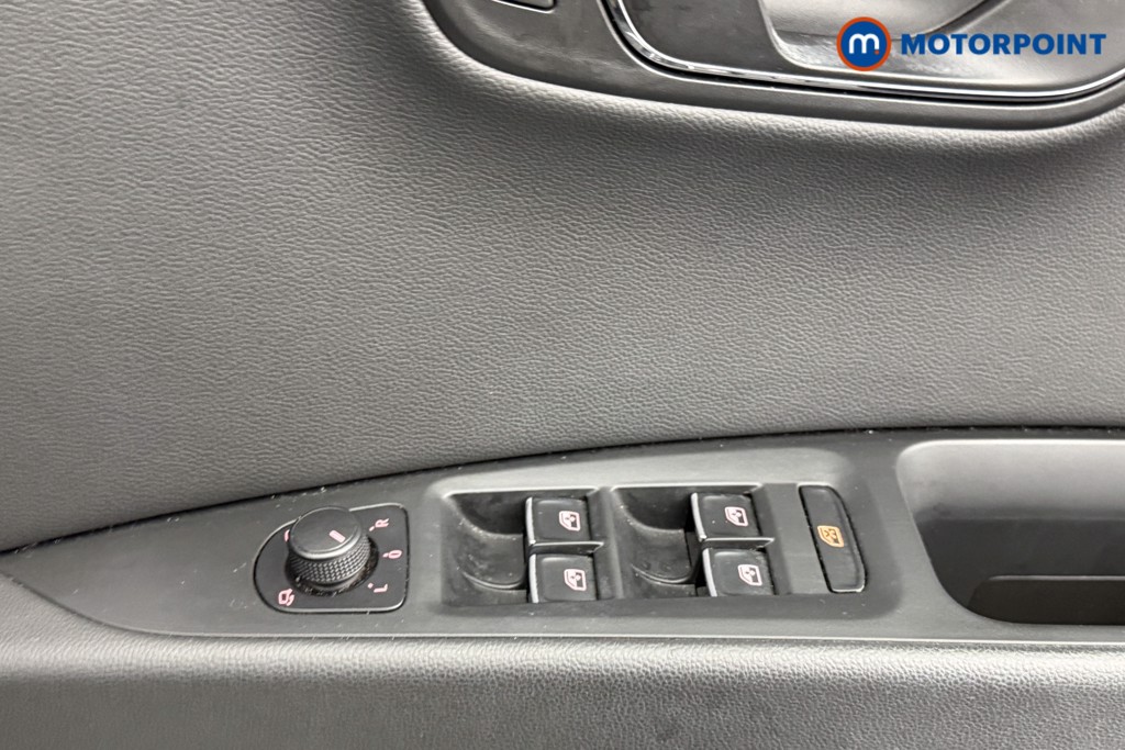 Seat Leon Fr Black Edition Automatic Petrol Hatchback - Stock Number (1594583) - 16th supplementary image