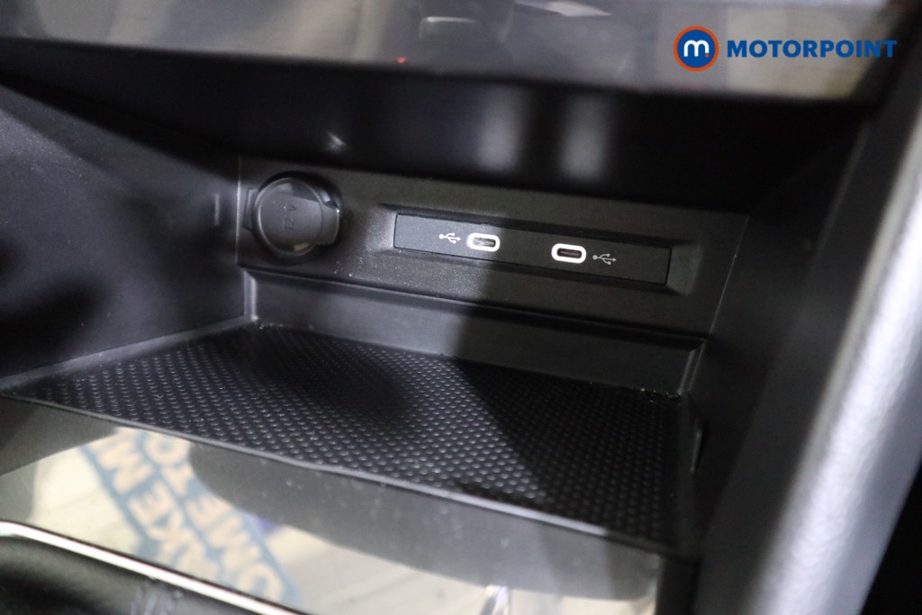 Volkswagen Tiguan Life Manual Diesel SUV - Stock Number (1594643) - 8th supplementary image