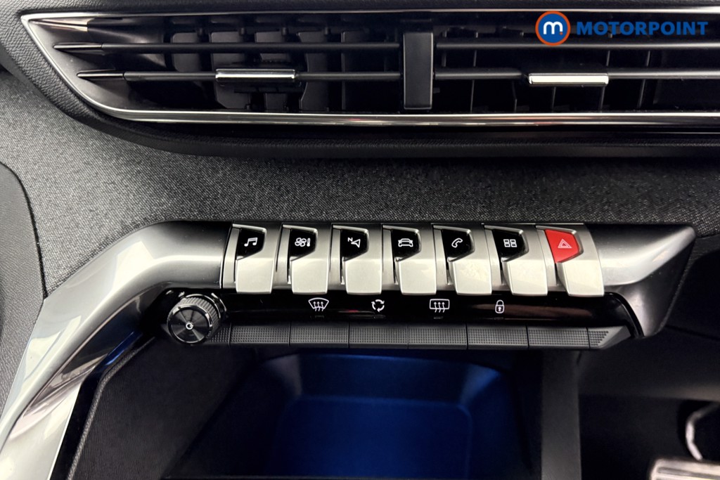 Peugeot 3008 Allure Premium-Plus Automatic Petrol SUV - Stock Number (1594880) - 10th supplementary image