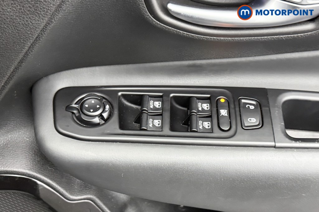 Jeep Renegade Night Eagle Ii Automatic Petrol SUV - Stock Number (1595315) - 17th supplementary image