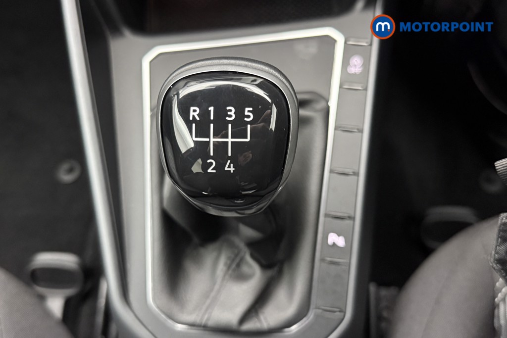 Volkswagen Polo R-Line Manual Petrol Hatchback - Stock Number (1595345) - 20th supplementary image