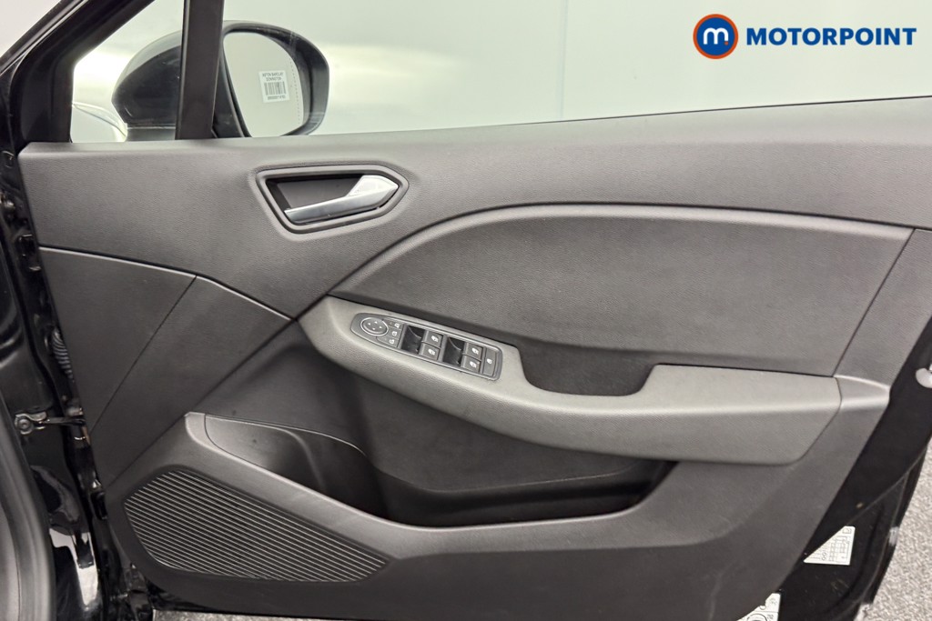 Renault Clio Iconic Manual Petrol Hatchback - Stock Number (1595706) - 17th supplementary image