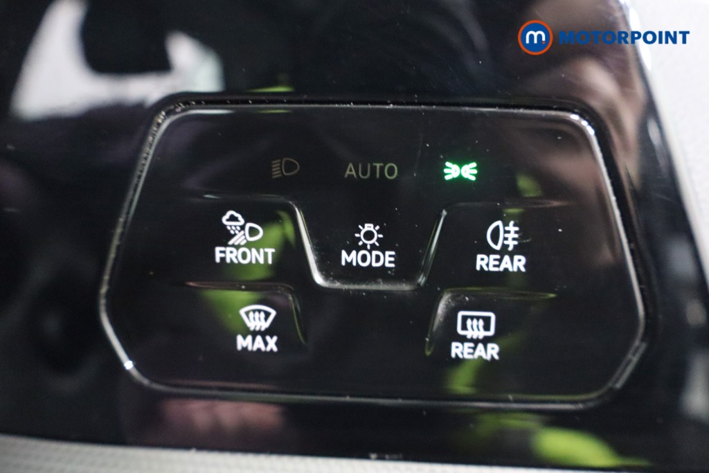 Volkswagen Golf Style Automatic Petrol Hatchback - Stock Number (1595800) - 20th supplementary image