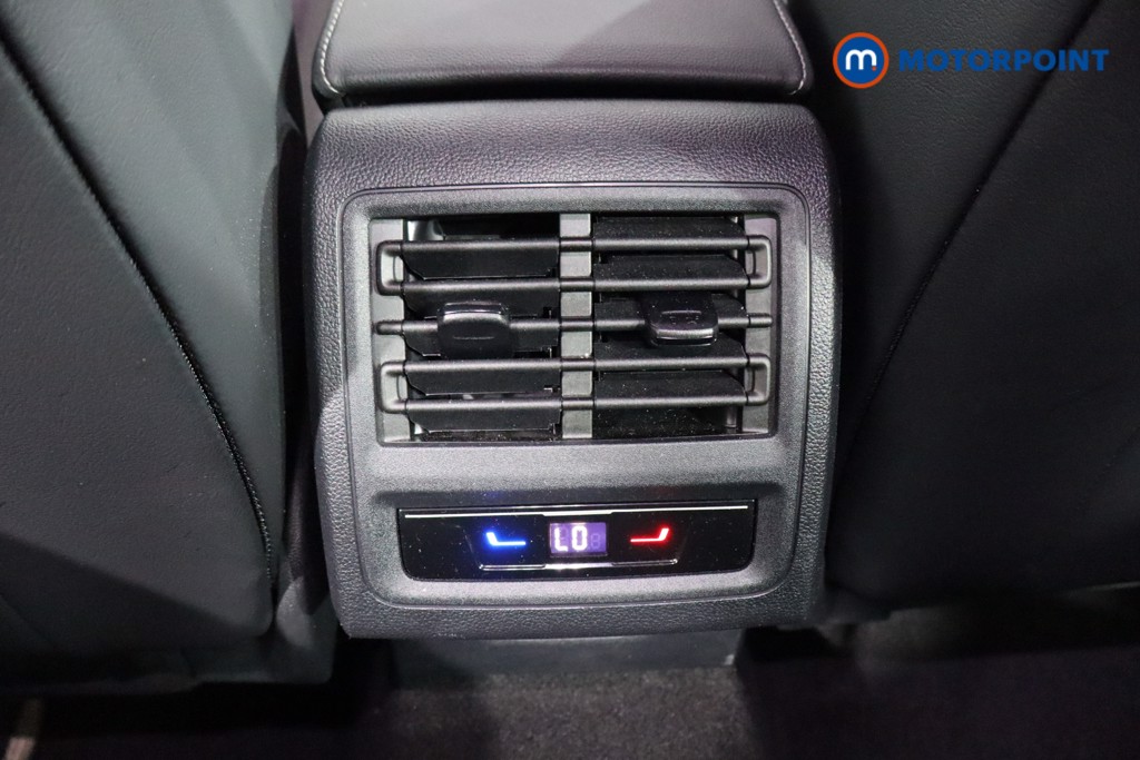 Volkswagen Golf Style Automatic Petrol Hatchback - Stock Number (1595800) - 24th supplementary image