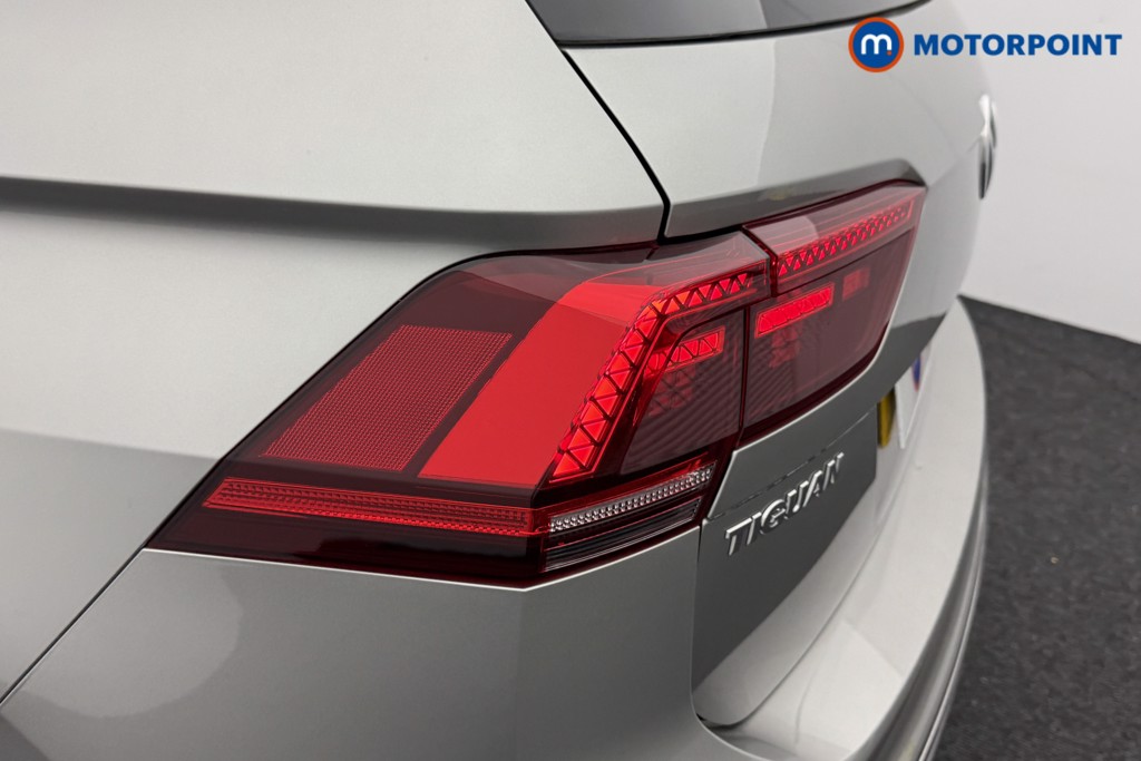 Volkswagen Tiguan R-Line Tech Automatic Diesel SUV - Stock Number (1596119) - 30th supplementary image