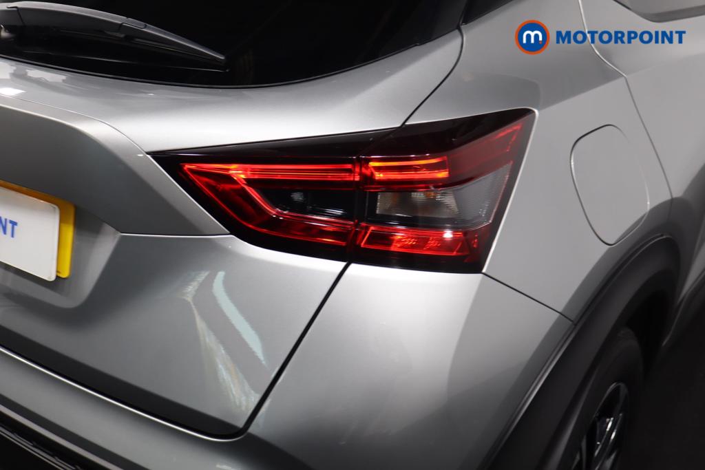 Nissan Juke N-Connecta Automatic Petrol SUV - Stock Number (1596170) - 4th supplementary image