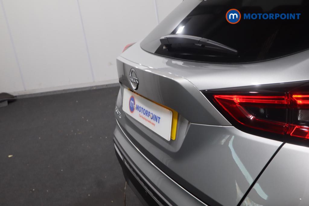 Nissan Juke N-Connecta Automatic Petrol SUV - Stock Number (1596170) - 6th supplementary image