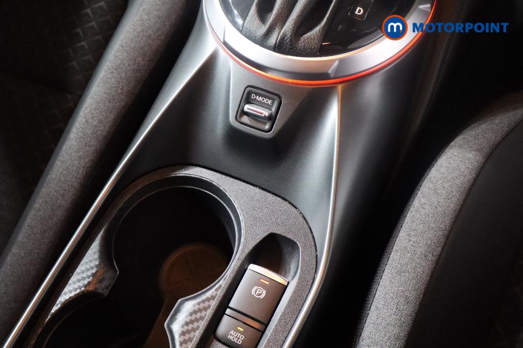 Nissan Juke N-Connecta Automatic Petrol SUV - Stock Number (1596170) - 17th supplementary image