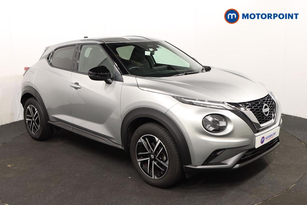 Nissan Juke N-Connecta Automatic Petrol SUV - Stock Number (1596170) - Drivers side front corner