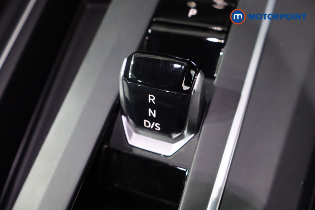 Volkswagen Golf R-Line Automatic Petrol Hatchback - Stock Number (1596256) - 14th supplementary image