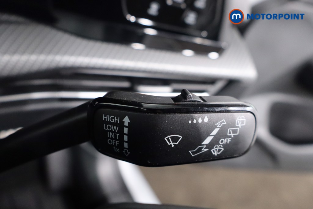 Volkswagen Golf R-Line Automatic Petrol Hatchback - Stock Number (1596256) - 18th supplementary image