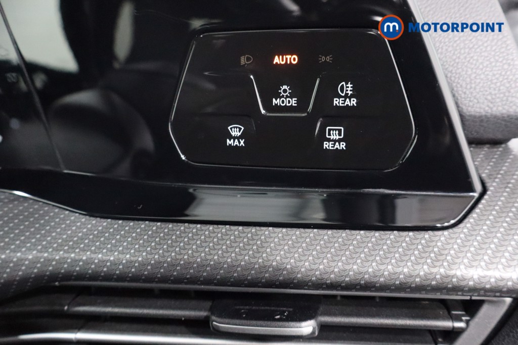 Volkswagen Golf R-Line Automatic Petrol Hatchback - Stock Number (1596256) - 20th supplementary image